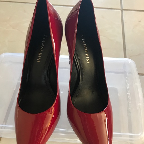 Red stiletto shoes - Picture 1 of 4