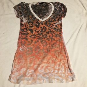 Semi-sheer v-neck leopard t-shirt