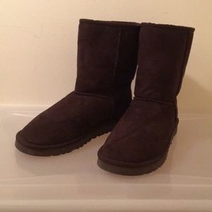 Uggs Classic Short NEVER WORN