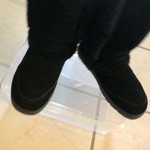 SOLD Fur winter boots.