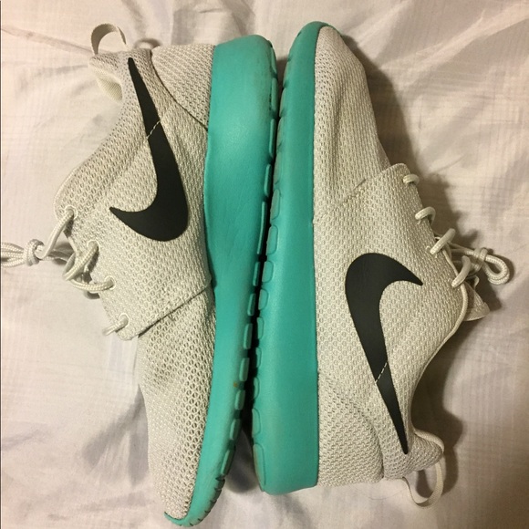 Nike Roshe Run - Picture 3 of 5