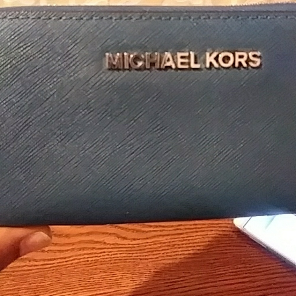Michael Kors Jet Set Travel Leather wristlet