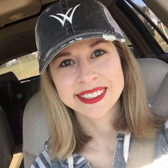 Meet your Posher, Lindsay - Picture 1 of 1