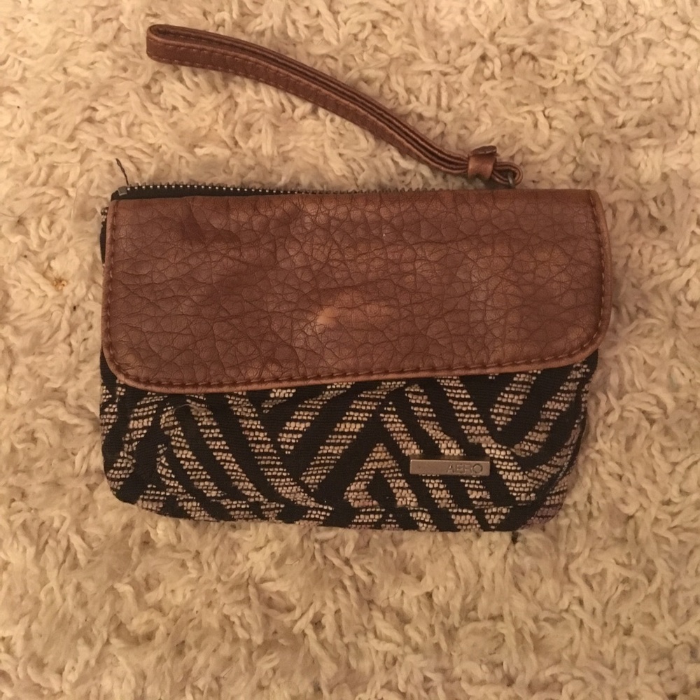Aeropostale wristlet