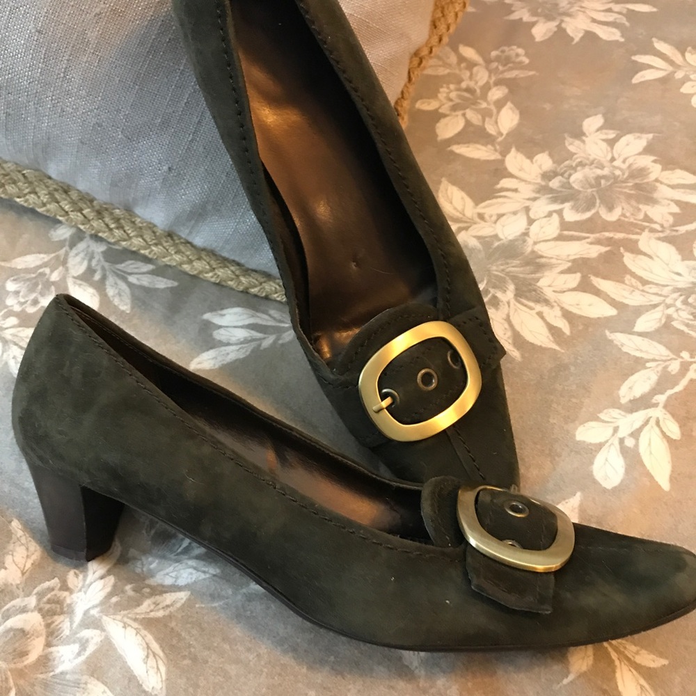 Olive Suede Karen Scott low pumps