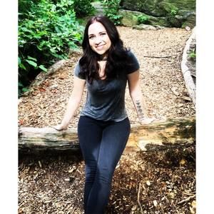 Meet your Posher, Kayla