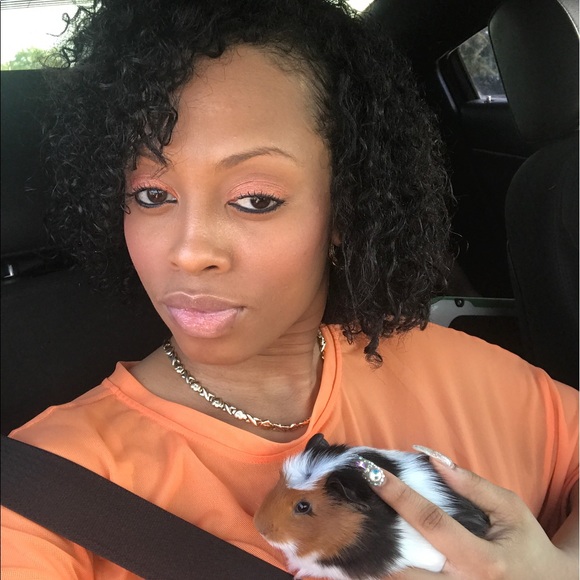 Meet your Posher, Tisha - Picture 1 of 1