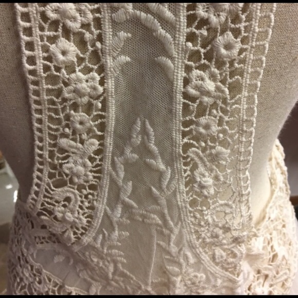 Cream Sheer Embroidered Top Sz Sm - Picture 5 of 6