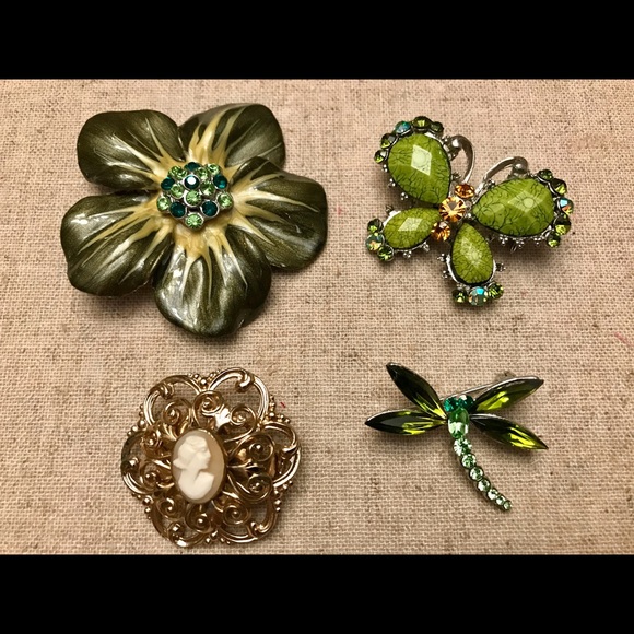 Dragonfly Rhinestone Brooch. - Picture 3 of 3