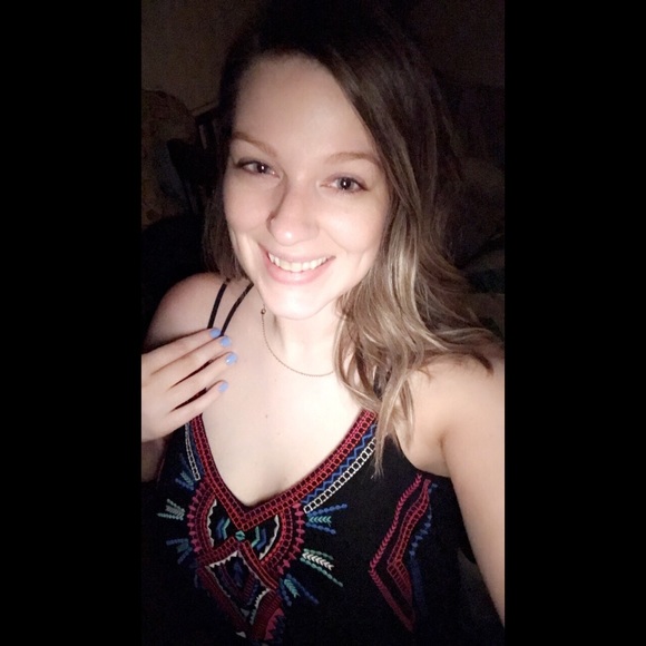 Meet your Posher, Amanda - Picture 1 of 1