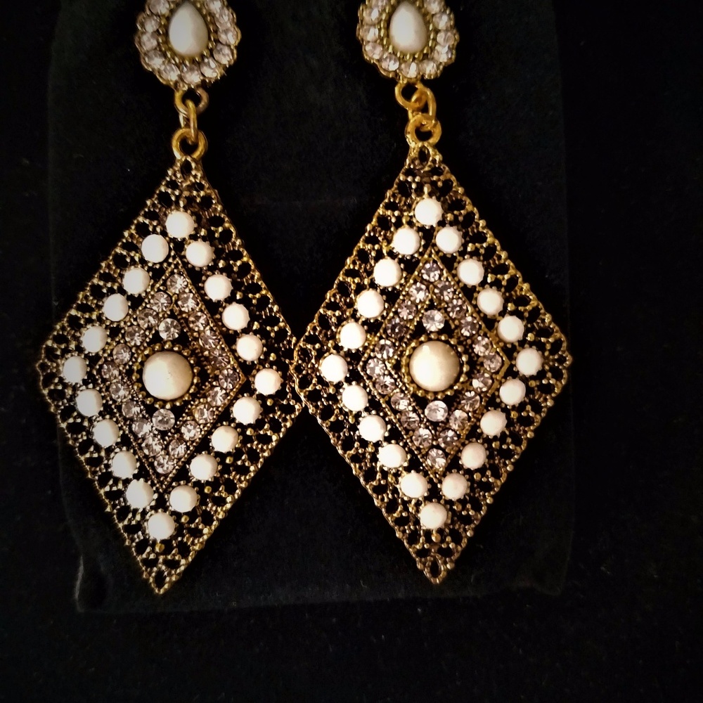 JUST IN 🆕 Austrian Crystal Earrings
