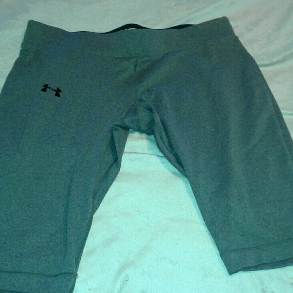 Under armour capri pants medium euc