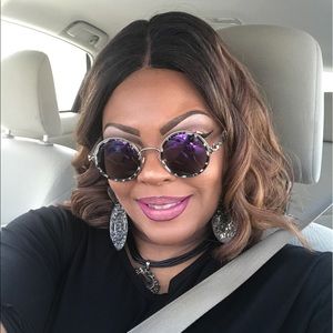 Meet your Posher, Annette