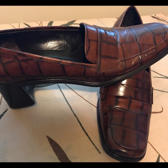 Loafers - Picture 1 of 6