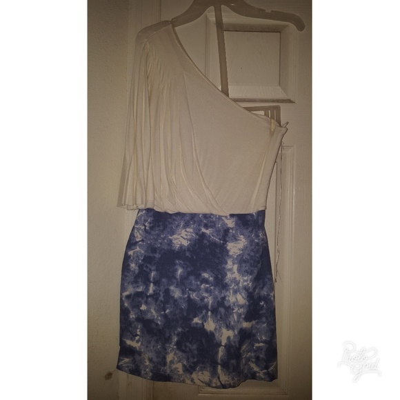 butterfly one sleeve dress - Picture 1 of 2