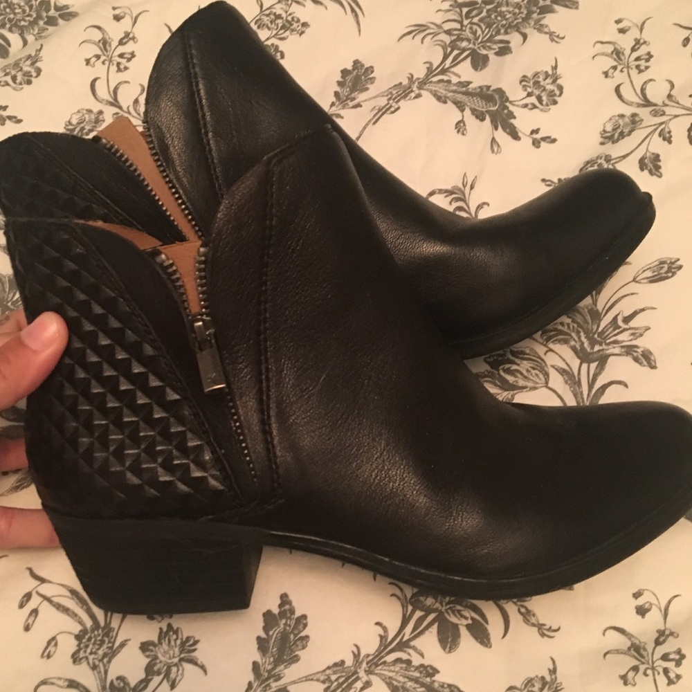 Lucky Brand black MoTo Boogie sz 9. NWOT.