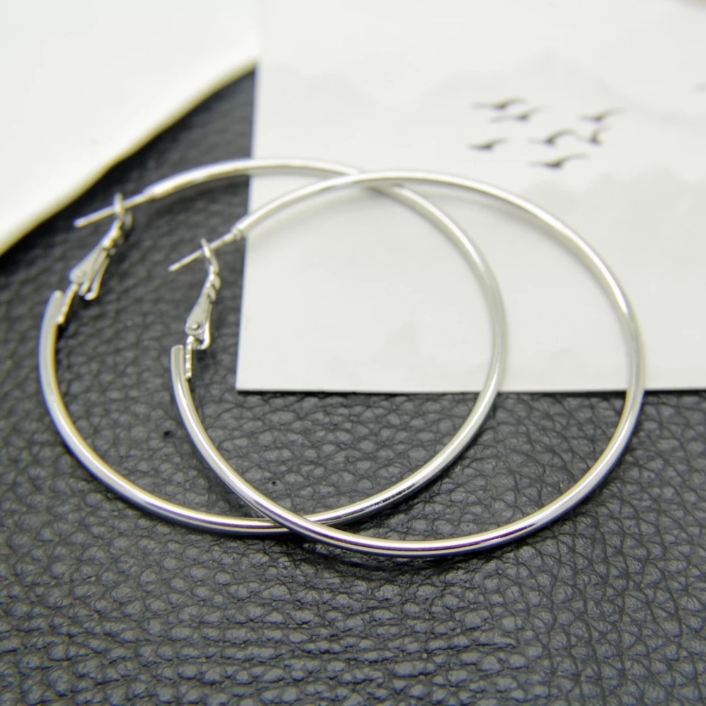 Gold/Silver round hook earrings - Picture 2 of 2