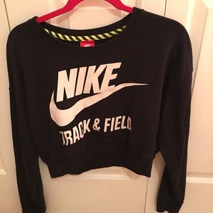 nike track and field workout cropped sweater💕