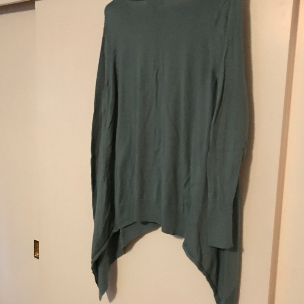 Mossimo sweater - Picture 2 of 2