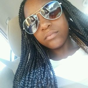 Meet your Posher, Crystal