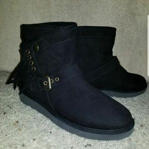 UGG Australia Karisa Women Round Toe  Suede boot