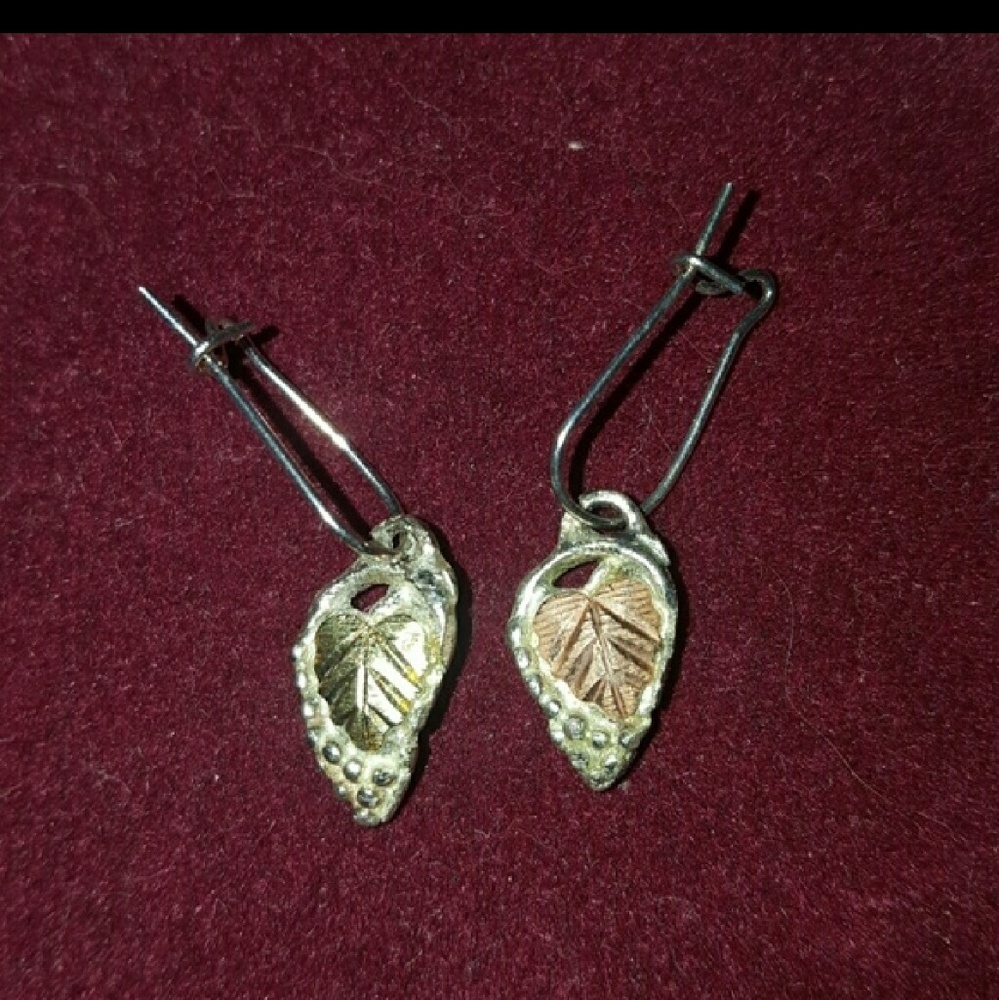 BLACK HILLS GOLD EARRINGS