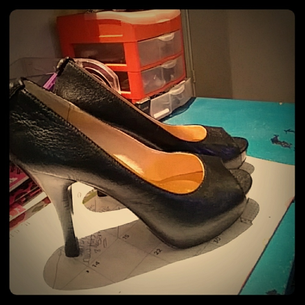 Michael Kors Black Peek toe Pumps