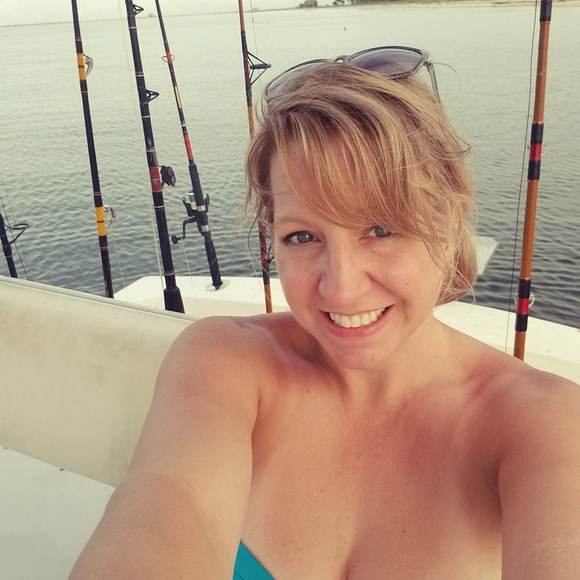 Meet your Posher, Jen - Picture 1 of 3