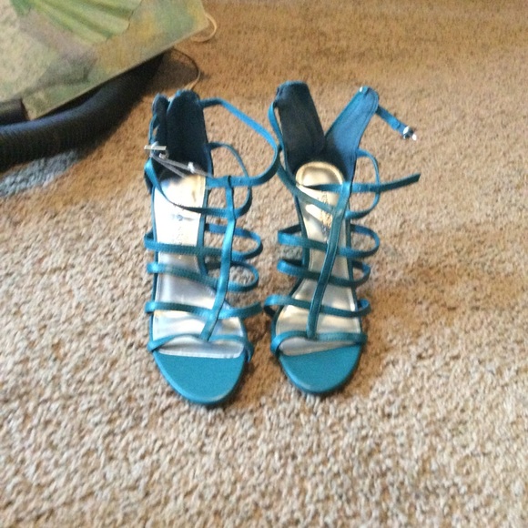 Heels - Picture 1 of 3