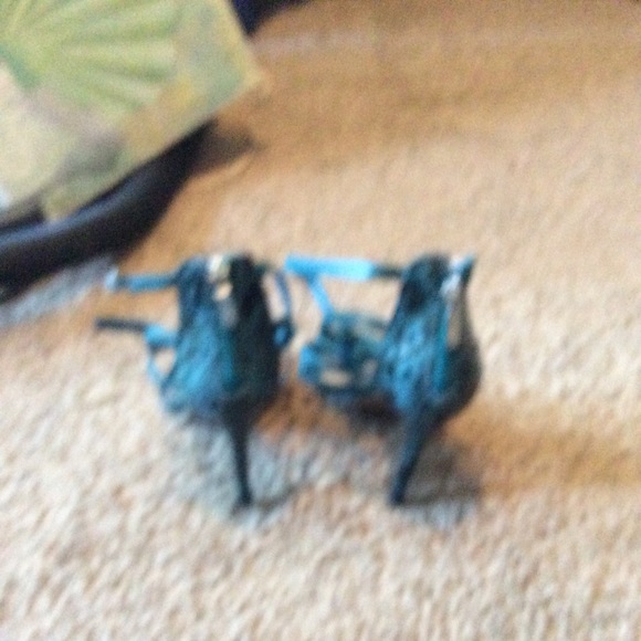 Heels - Picture 2 of 3