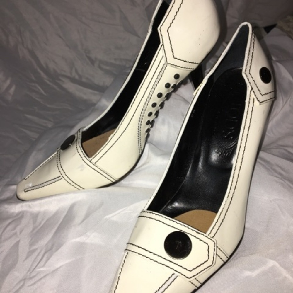 Lady's Designer Pump by TOD's