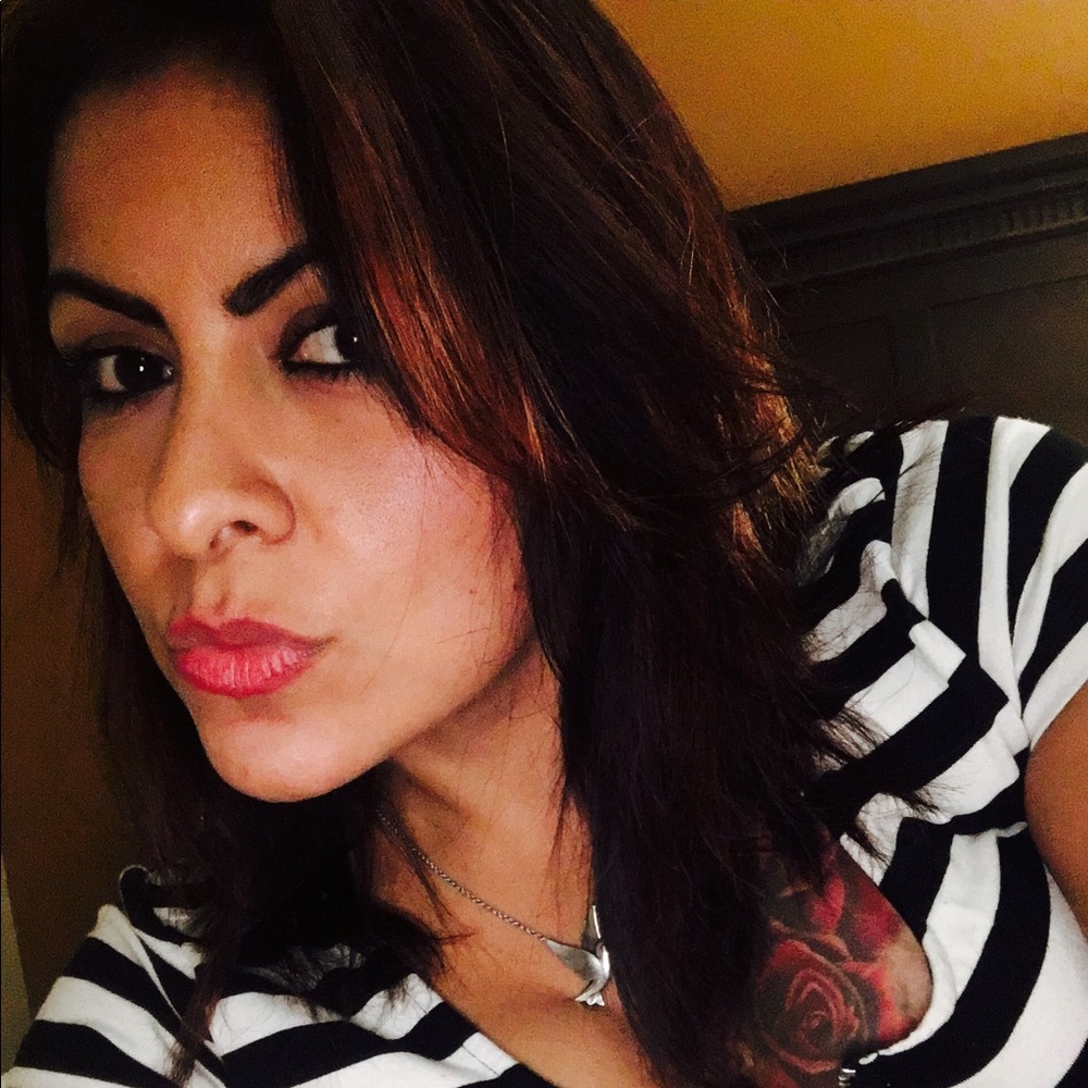 Meet your Posher, Leonor