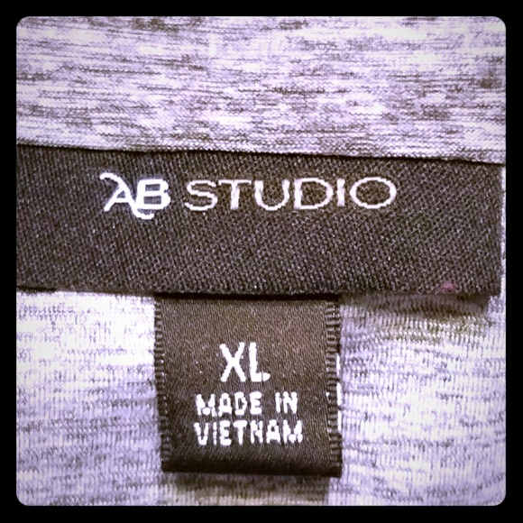 ❌🔥SOLD🔥❌XL GREY SHOULDER-LESS TOP - Picture 3 of 3