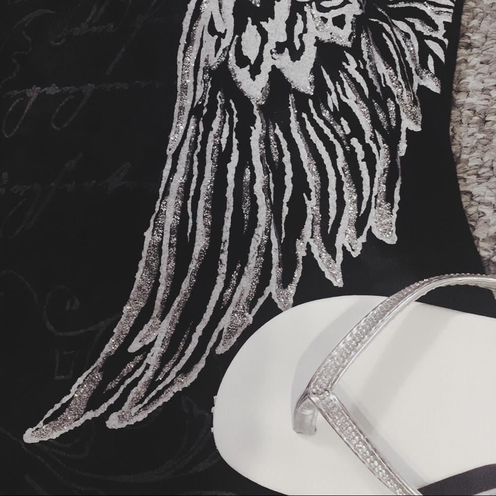 ❌Sold in Ⓜ️ercari❌  Blackshirt with angel