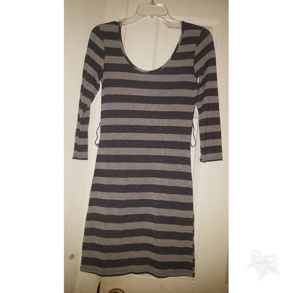 RUE21 - Picture 1 of 2