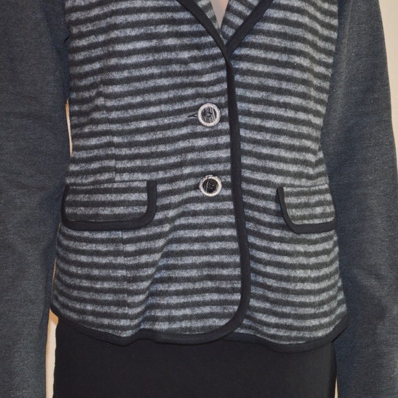 HEM & THREAD Hues of Gray Striped & Solid Knit Blazer Size Medium NWOT - Picture 2 of 5