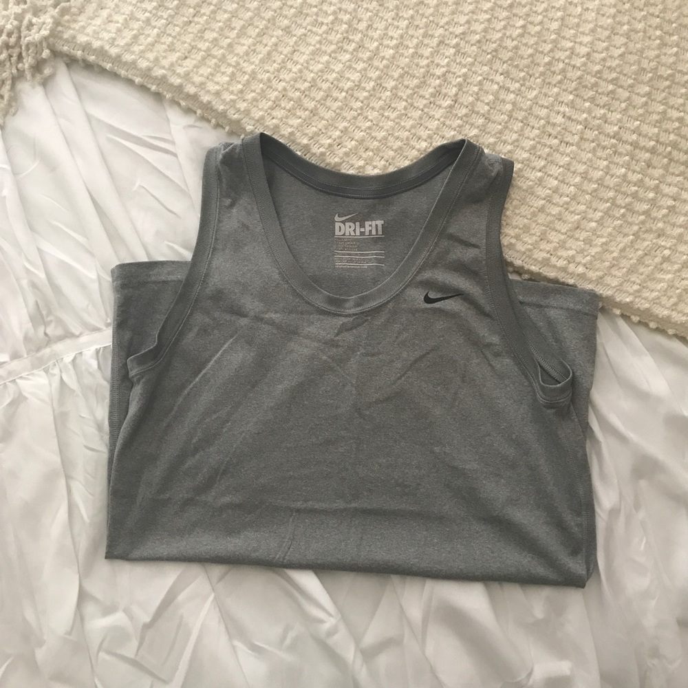 Nike dri fit workout tee💪🏻