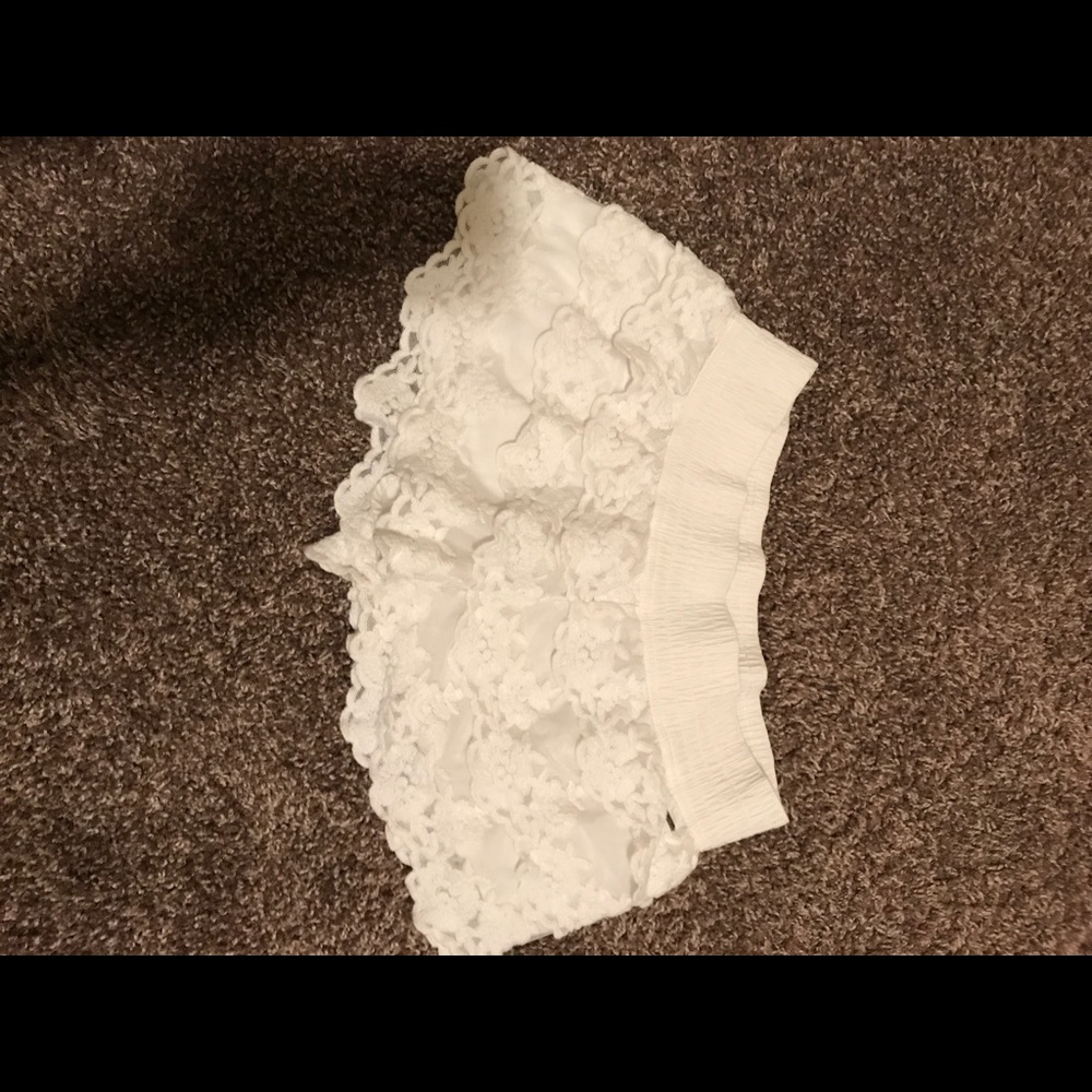 Ruffle hollister shorts