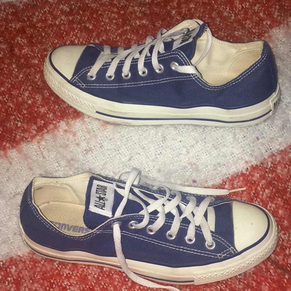 Navy blue Converse