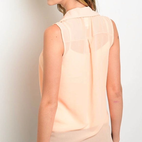 🎉SALE🛍Peach/coral Sleeveless crosses in front - Picture 2 of 2