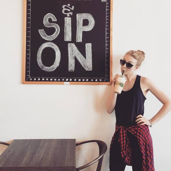 Meet your Posher, Christina - Picture 1 of 1