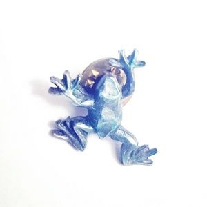 Cute frog Pin