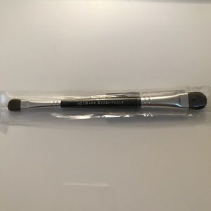 bareMinerals Complete Tapered Shadow Brush.