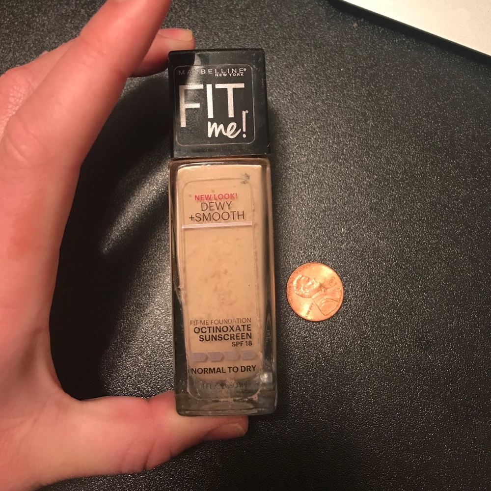 Maybelline fit me foundation (bundle to save!)
