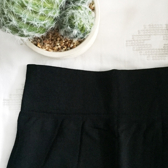 Black Fleece Leggings -- one size fit most - Picture 3 of 3