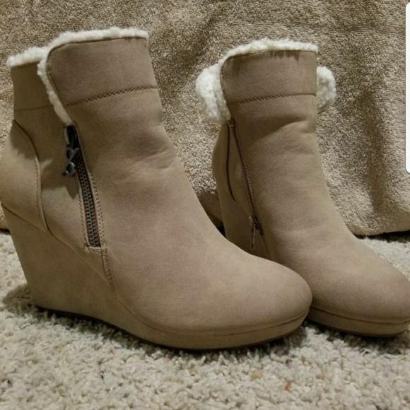 **SOLD****PARKER & SKY Wedged Ankle Booties - Picture 1 of 4