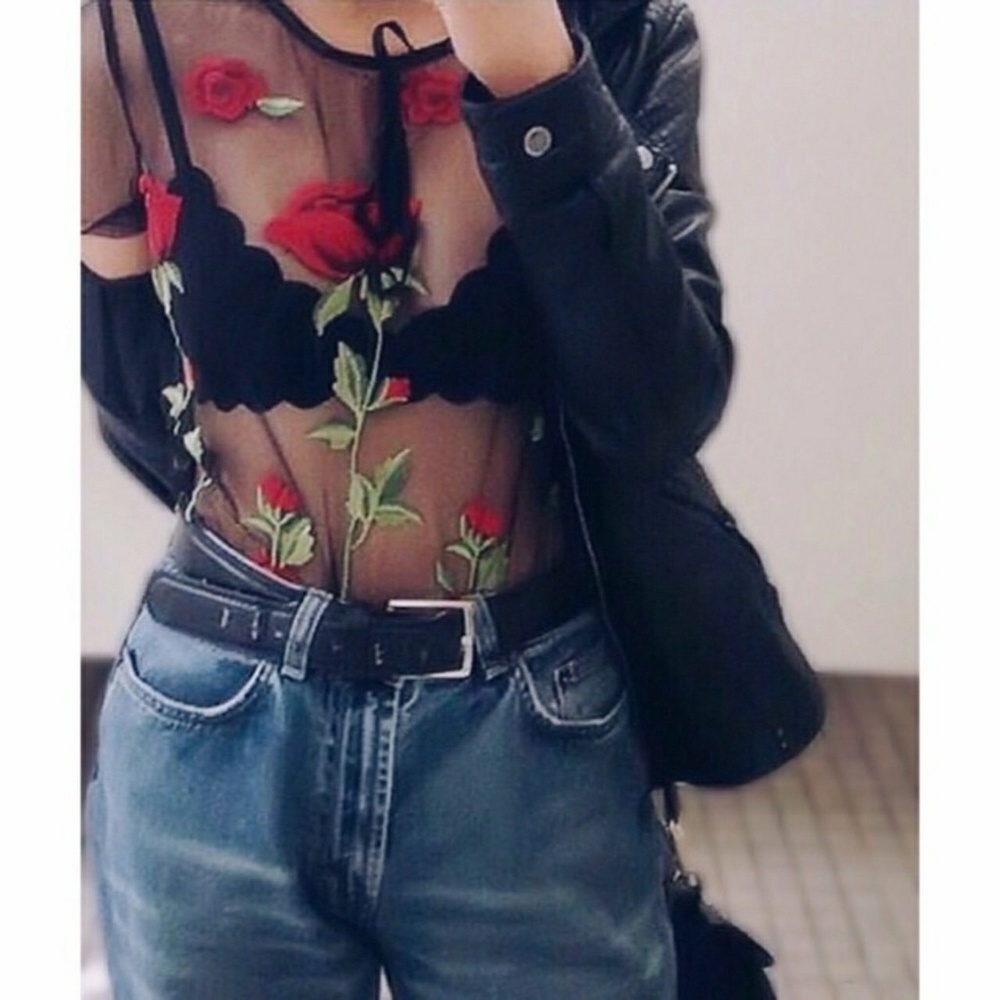 ✖SOLD✖ Mesh Rose Embroidery Crop Tee 🌹 - Picture 2 of 4