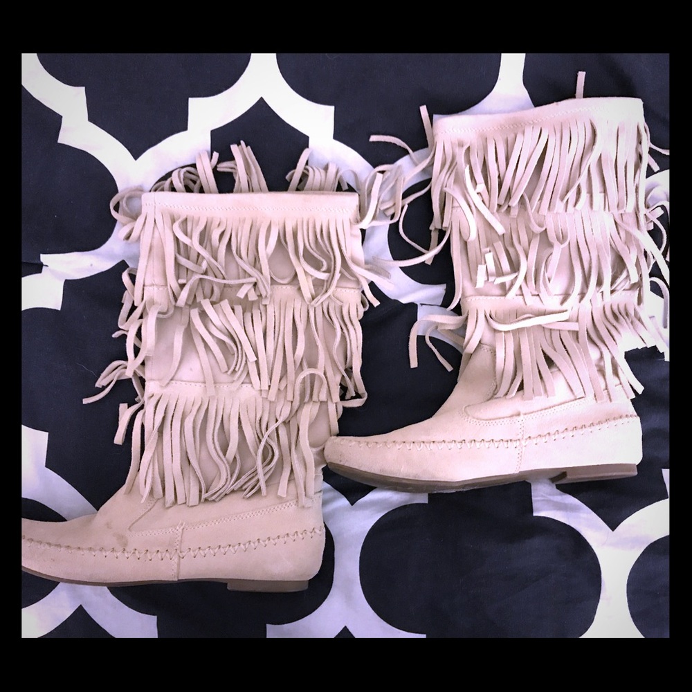 Lauren Conrad Off-White Suede Fringe Boots!