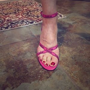 Scrappy pink sandals by Bebe