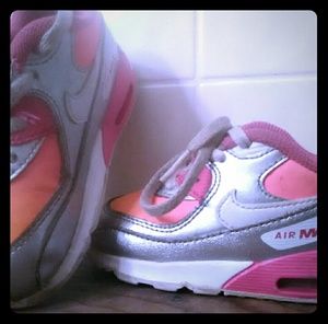 Size 7 NIKE AIR MAX